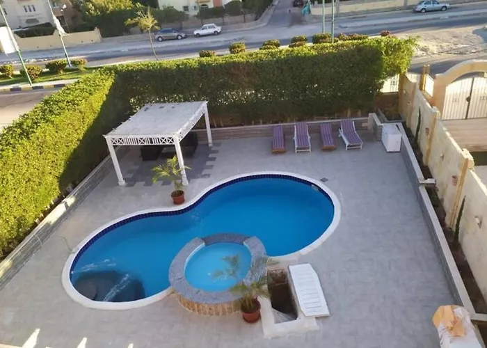 Apartment One Bedroom Flat With Large Terrace In A With Swimming Pool *