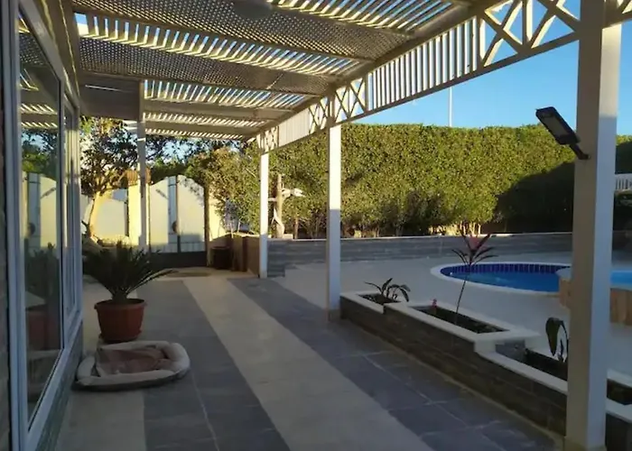 One Bedroom Flat With Large Terrace In A With Swimming Pool Hurghada