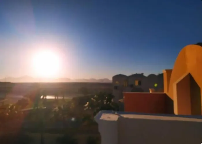 One Bedroom Flat With Large Terrace In A With Swimming Pool Apartment *